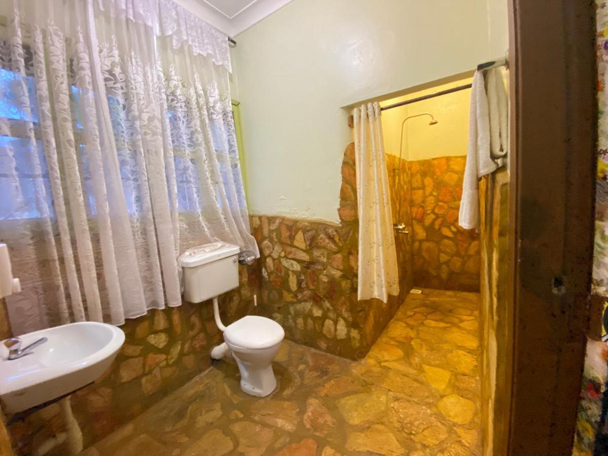 Afro Smile Hotel And Guest House-Jinja Exterior photo